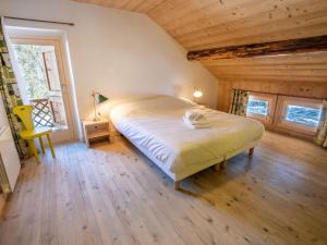 Chalet spacieux à Méribel avec terrasse ensoleillée et cheminée - FR-1-688-34