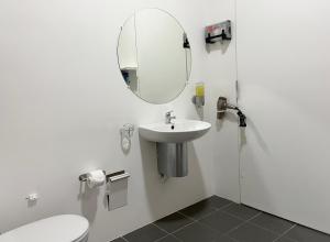 4Work & Leisure I SELF-CHECKIN I 3PARKING I CENTRAL STATION DISTRICT - simpletone