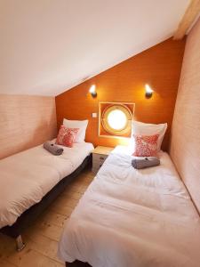 Chalets Cabanes du Domaine des Fees : photos des chambres