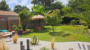 Villa de charme avec piscine privée et clim 8 pers près du lac de Parentis