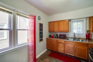 Gary Vacation Rental about 5 Mi to Lake Michigan!