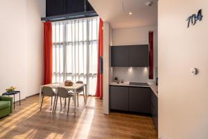 Apartment 10