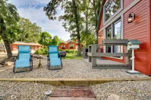 On-Site Trail, Fire Pit Cozy Sauk Centre Retreat! - Miltona