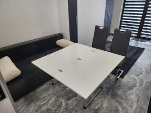 VALENCIA GARDENS STUDIO LUX 4 per.