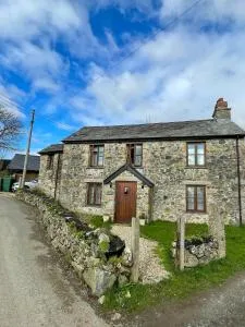 The Old Post House - Historic Dartmoor Home - Brentor