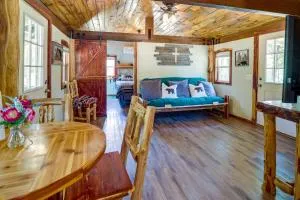 Lazy Bear Cabins 1 at Tuskahoma Near Sardis Lake! - Fugate