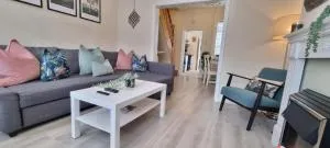 Toffees Townhouse a 2 Bed House in Liverpool 1 Mins walk to Goodison Park - Walton on the Hill