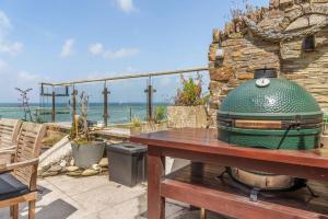 Award Winning 5* BEACH HOUSE! Hot Tub & Fire Pit