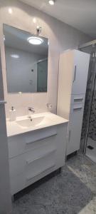 Acogedor apartamento en Daimús a 150 metros de la playa con parking privado y piscinas comunitarias