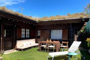 Encantadora moradia T1, com piscina e vista mar a 500m da praia