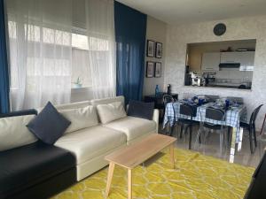 Nice appartement with a view on the sea and the pool