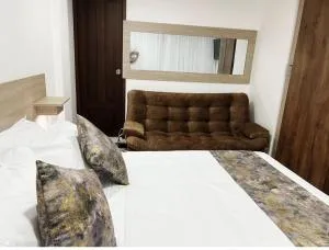 hotel versalles - Angonoy