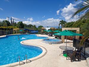 Apartamento Eje Cafetero - hermosa vista a piscinas