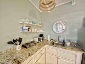 Beach Bliss - 1BR Villa with Pool 2 blocks from ocean