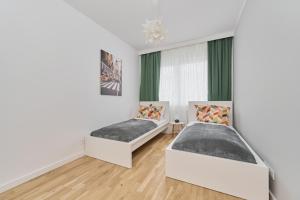 Lwowska Apartment by the Malta Lake with Parking by Renters Prestige