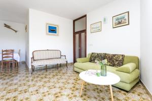 Apartments by the sea Mirca, Brac - 732