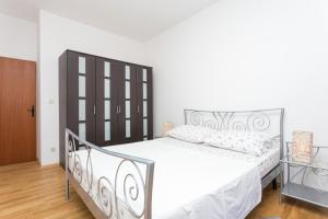 Apartments by the sea Mirca, Brac - 732