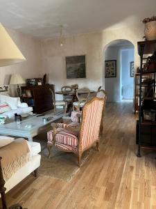 Chalet Ciudad Ducal con piscina y jardin