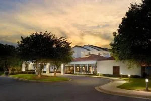 Courtyard by Marriott Atlanta Executive Park/Emory - Декейтер
