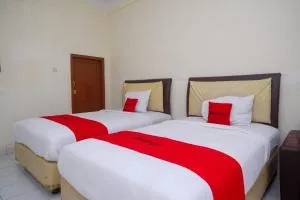 RedDoorz Syariah near Alun Alun Wonosari - Brono