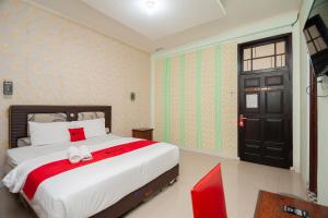 RedDoorz Syariah at Bumi Siliwangi Residence Padang