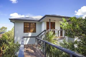 Hook Wine And Sinker