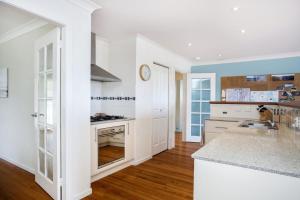 Hook Wine And Sinker