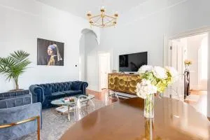 Luxury Victorian House 10 mins to SF, Rose Garden & 3 Private Parking - إيميريفيل