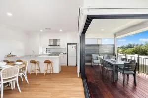 Sea's the Moment - Milton