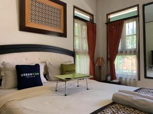 Urbanview Sasono Putro Condoongcatur by RedDoorz