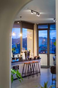 Meek - Home and Coffee