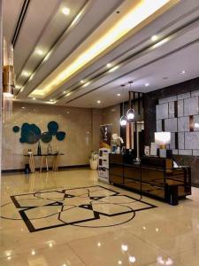 Luxury BGC Condo in Taguig, McKinley - Covered Parking and WiFi FREE