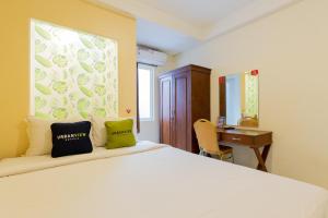 Urbanview Erga Family Residence Syariah Surabaya by RedDoorz