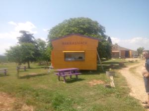 Maisons d'hotes Chambre a la ferme au milieu des lavandes : photos des chambres