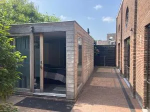 Tuinhuis aan het water - Zoetermeer