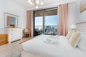 Lux Apt-Burj View Opp. Dxb mall