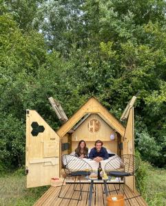 Lodges La Cabane de chez Henri : Chambre Double - Vue sur Jardin