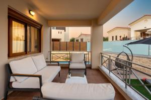 Family Villa Ismini with Private Pool & Stunning Views, near Rethymno and the Beach