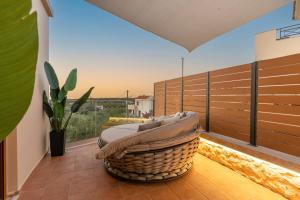 Family Villa Ismini with Private Pool & Stunning Views, near Rethymno and the Beach