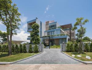 Biệt Thự Có Hồ Bơi Riêng (Villa with Private Pool)