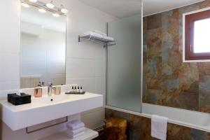 Hotels Grandes Rousses Hotel & Spa : photos des chambres