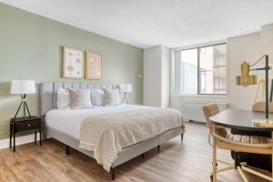 Crystal City 2BR w Gym Concierge nr Metro WDC-446