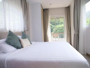 Karon beach apartment & sea view pool