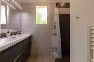 Appartements La Restanque - Appt climatise : photos des chambres