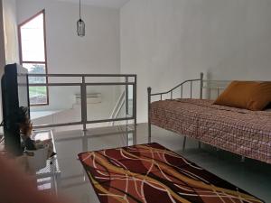 Ambarukmo Green Hill MA 8