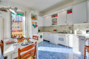 Sunrise Apartment Seaview - Happy Rentals