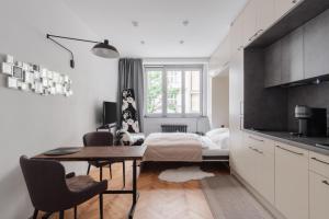 Designer studio with fold-up bed in trendy Žižkov by Prague Days