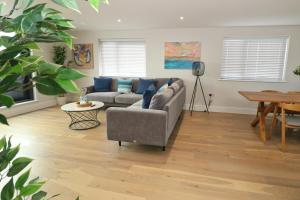 Luxury beachside sea view apartment