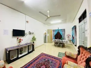 Homestay Ummi - Kampong Tanjong Gelam