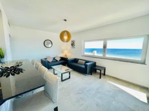 Sublimar - Beachfront - TV Terrace - Nightlife